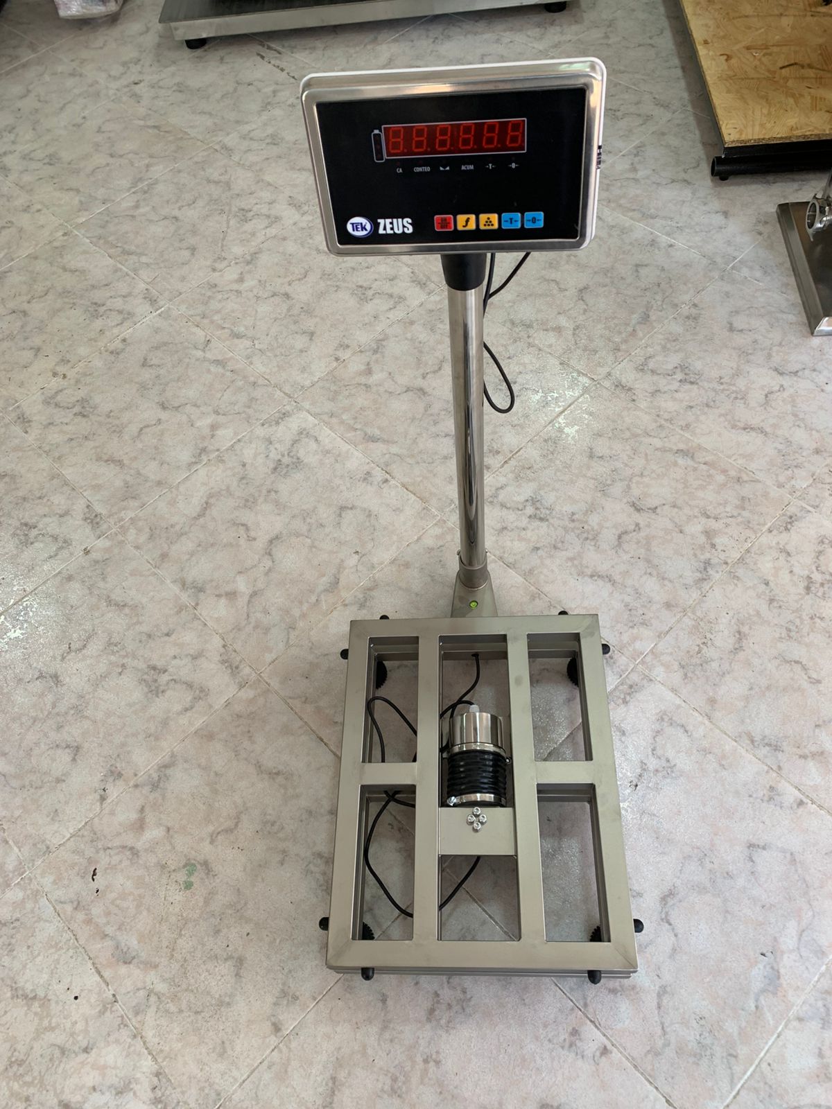 BÁSCULA TUBULAR FULL ACERO INOX MARCA TEK