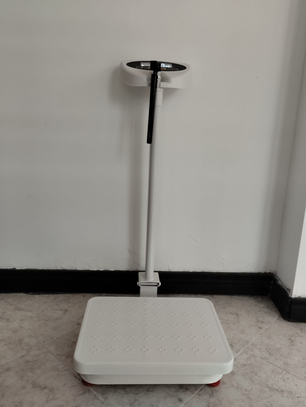 BÁSCULA ELECTRONICA DE PESO CORPORAL CON TORRE (TALLIMETRO)