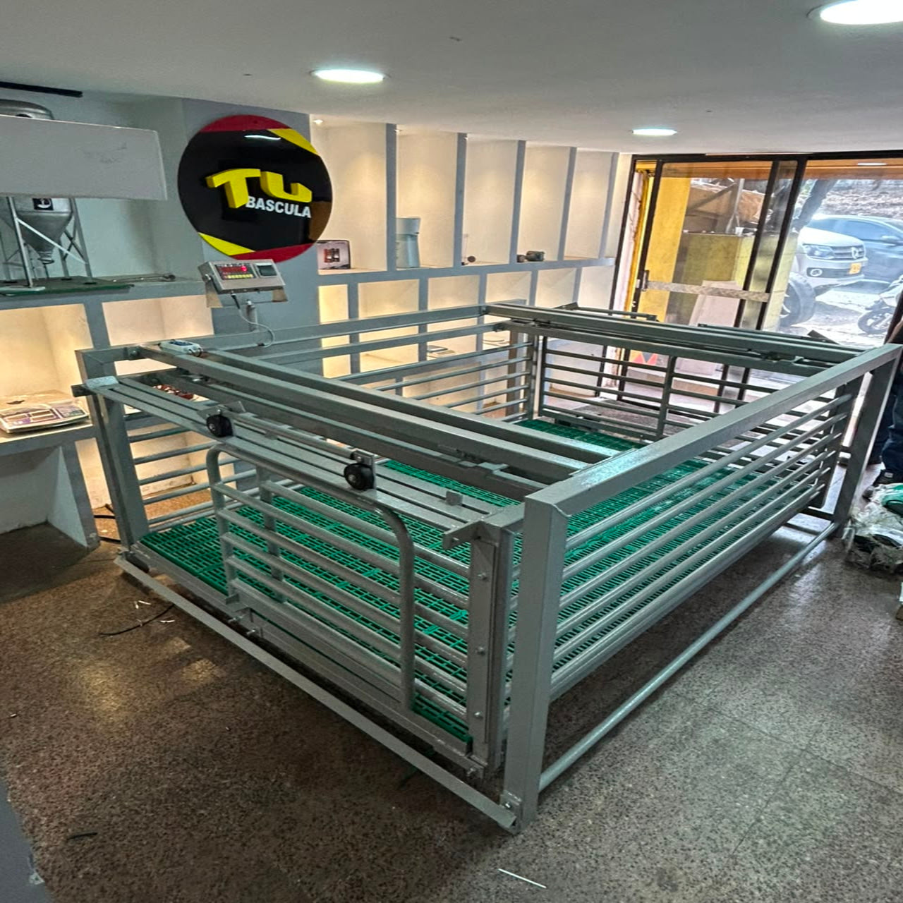 Corral Porcino Colgante puertas corredizas  (240X160CM)